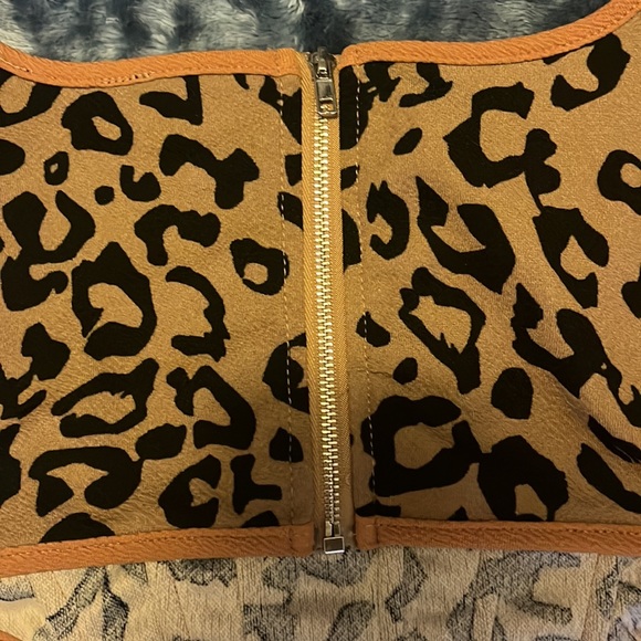 Cheetah print corset style stank. - Picture 5 of 5